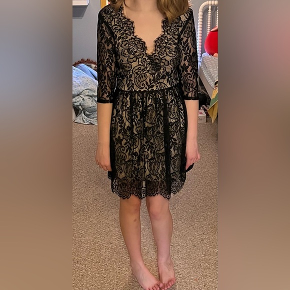 Gorgeous Soieblu Black Lace Cocktail Mini Dress size Small Homecoming - Picture 7 of 7
